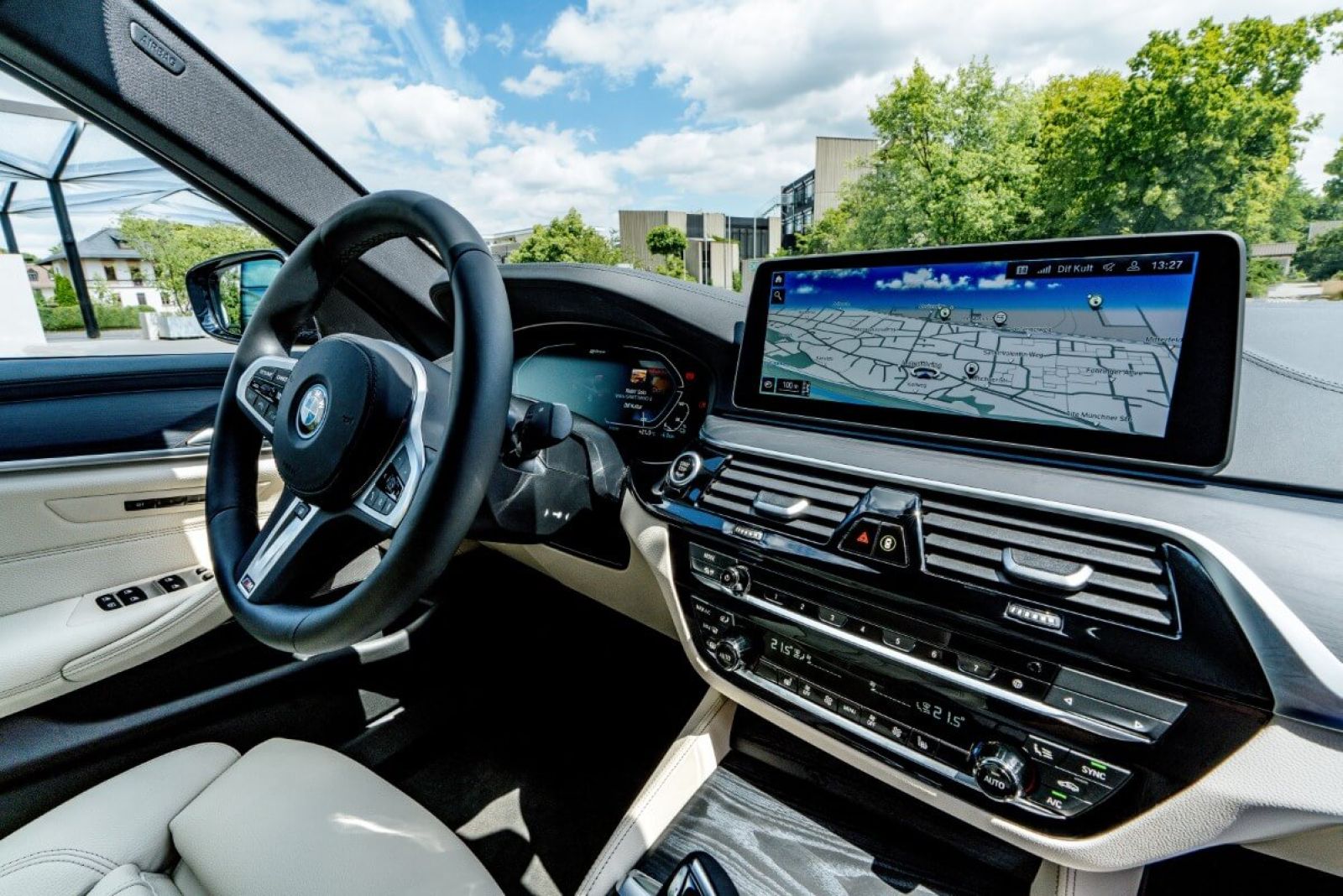 Limousine BMW 545e (hybrid) Innenraum vorne.